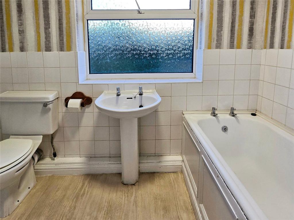 Bath/Shower Room