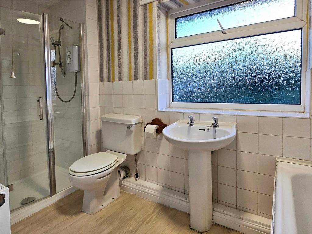 Bath/Shower Room