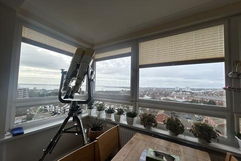 2 bedroom property to rent, Blount Road, Hartford House Blount Road, PO1