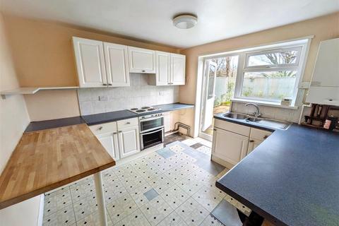 2 bedroom flat for sale, Foxes Croft, Barnham