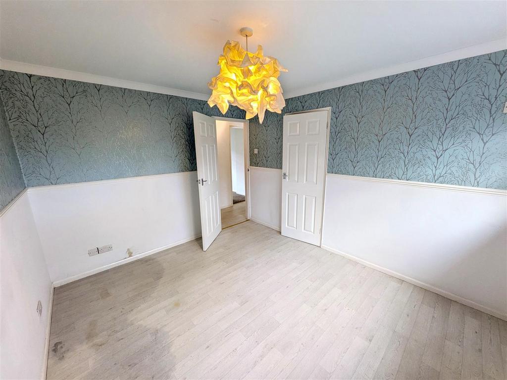 Bedroom 1.jpg