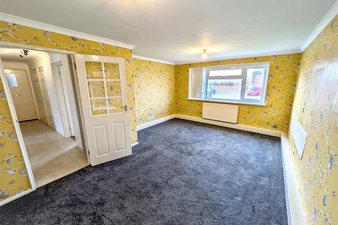 2 bedroom flat for sale, Foxes Croft, Barnham
