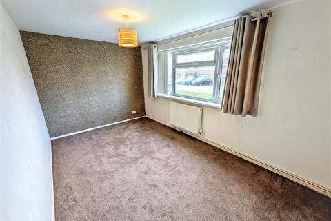 2 bedroom flat for sale, Foxes Croft, Barnham