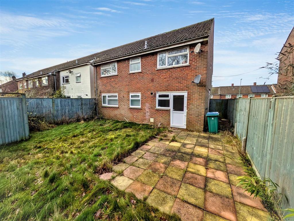 Rear garden 1.jpg