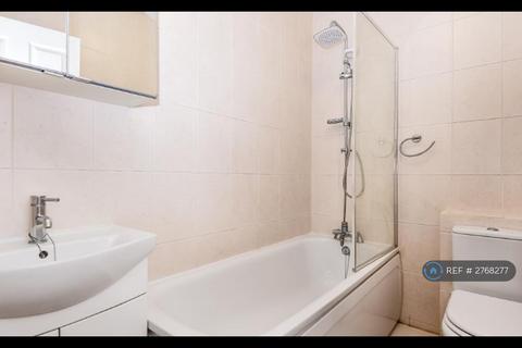 undefined, Bachelors Acre, Windsor, SL4
