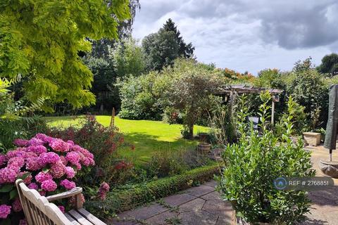undefined, Roselands Avenue, Hoddesdon, EN11