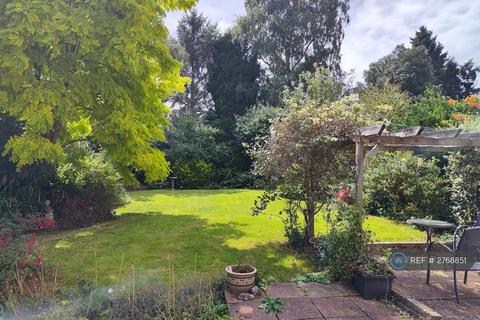 undefined, Roselands Avenue, Hoddesdon, EN11
