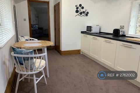 1 bedroom bungalow to rent, The Reeds Road, Farnham, GU10