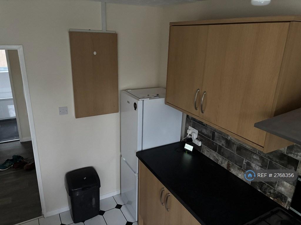 Kitchen b