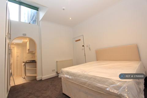 Studio to rent, Belsize Park, London, NW3