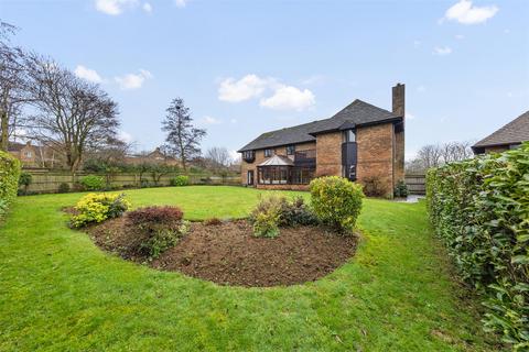 undefined, Redland Drive, Milton Keynes MK5