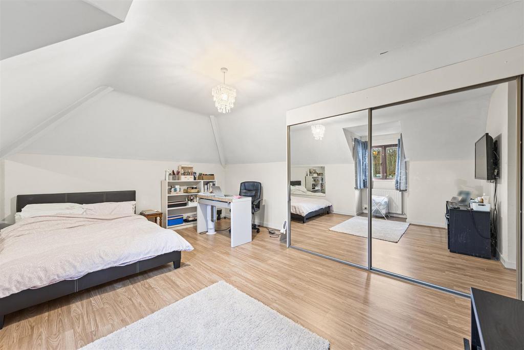 2 Redland Dr Web44a.jpg