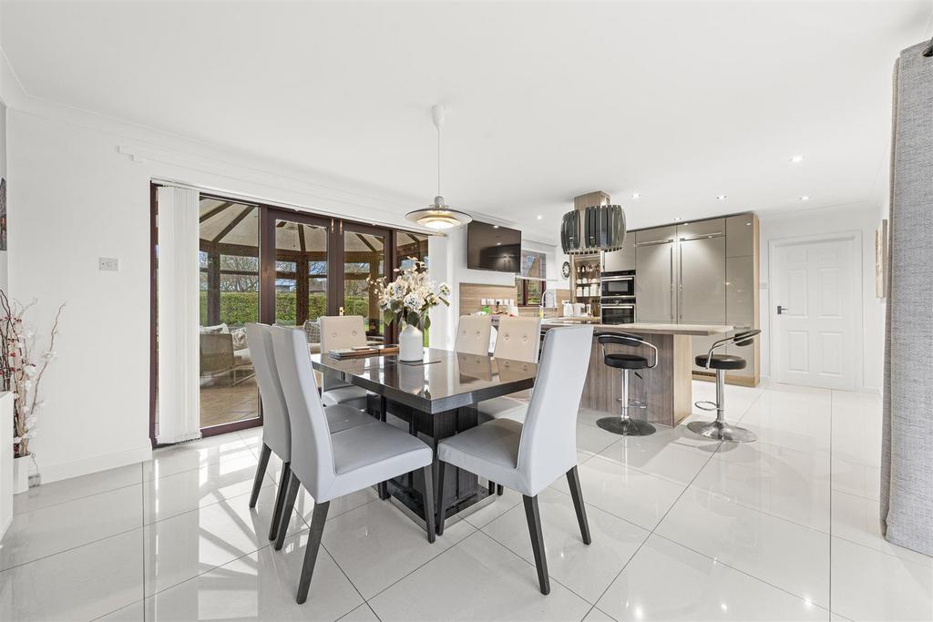 2 Redland Dr Web20.jpg