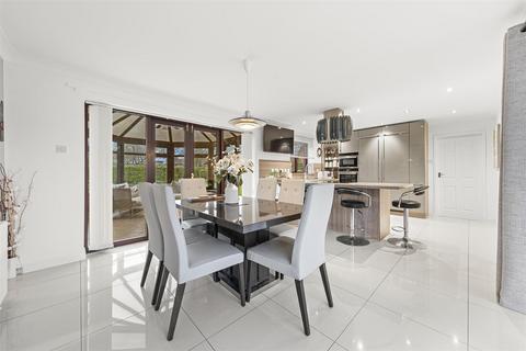 undefined, Redland Drive, Milton Keynes MK5