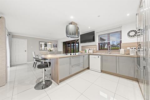undefined, Redland Drive, Milton Keynes MK5