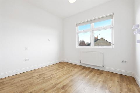 1 bedroom apartment to rent, High Road Leytonstone, London, E11