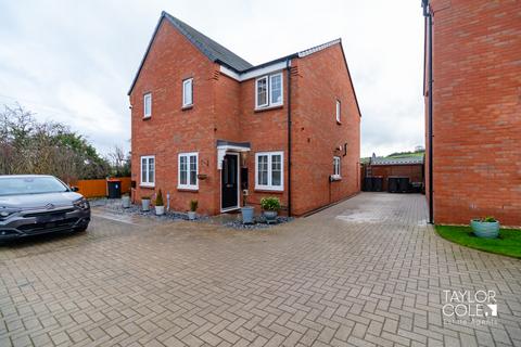 3 bedroom semi-detached house for sale, Oak Close, Polesworth