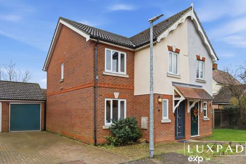 3 bedroom detached bungalow for sale - Petronius Way, Colchester CO4