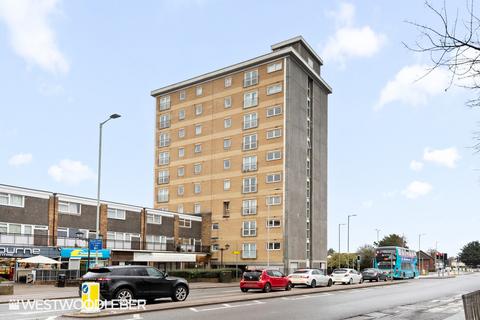 2 bedroom apartment to rent, High Road, Broxbourne EN10