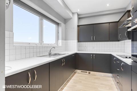2 bedroom apartment to rent, High Road, Broxbourne EN10