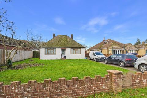 2 bedroom detached bungalow for sale - Moor Road, Langham