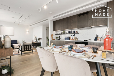 2 bedroom apartment to rent, Author Kings Cross