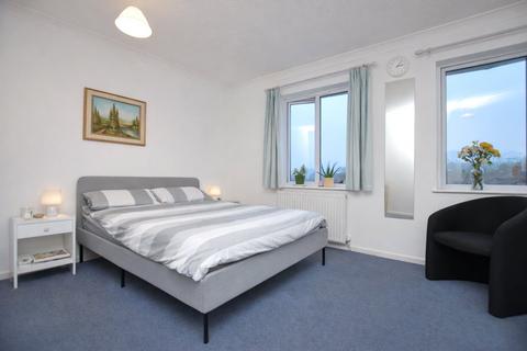undefined, Elmside, Guildford, Surrey, GU2