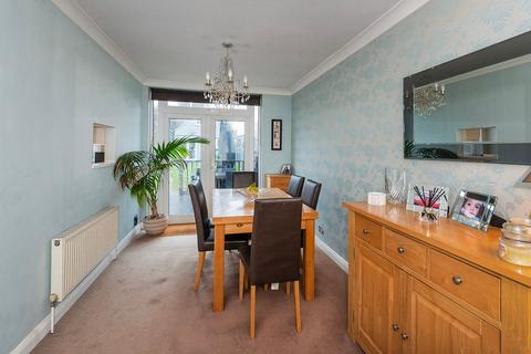4 bedroom terraced house for sale, Holmsdale Grove, Bexleyheath, DA7