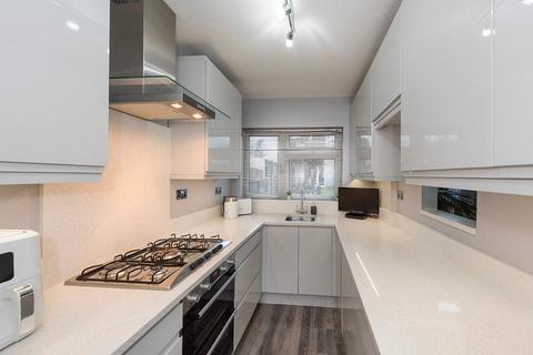 4 bedroom terraced house for sale, Holmsdale Grove, Bexleyheath, DA7