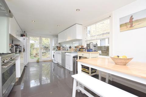 3 bedroom terraced house to rent, Coleman Road Camberwell SE5