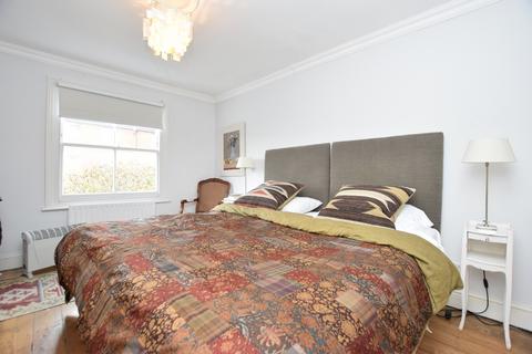 3 bedroom terraced house to rent, Coleman Road Camberwell SE5