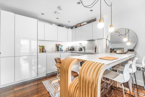 2 bedroom flat to rent, Queens Road Peckham SE15