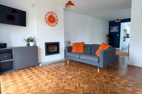 3 bedroom semi-detached house for sale, Priestley Way, Felpham