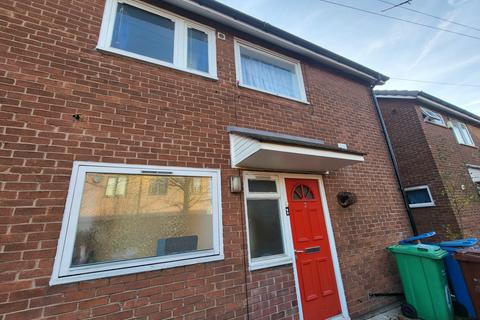 2 bedroom terraced house to rent - Wadesmill Walk, Manchester, M13 9UX