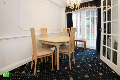 2 bedroom terraced house for sale, Russells Ride, Cheshunt