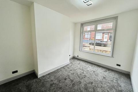 3 bedroom terraced house for sale, Vickerman Street, Halliwell