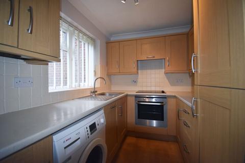 2 bedroom terraced house to rent, Exeter Close, Basingstoke RG22