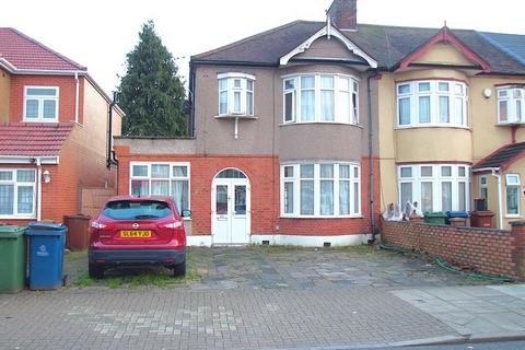 4 bedroom semi-detached house to rent, Blenheim Road, Harrow