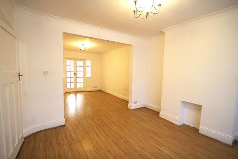4 bedroom semi-detached house to rent, Blenheim Road, Harrow
