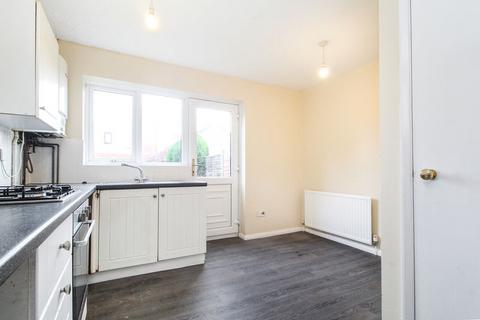 2 bedroom terraced house to rent, Hurst Grove, Bedford MK40
