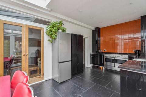 4 bedroom bungalow for sale, Villiers Road, Oxhey Village