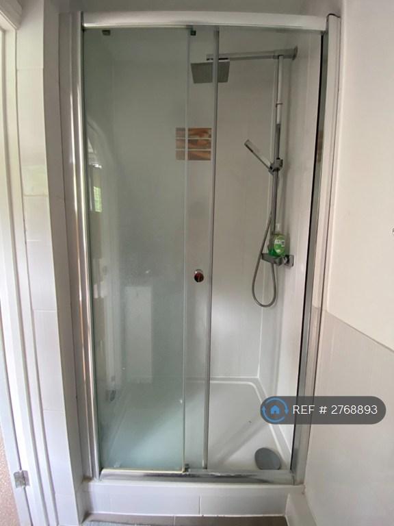 Master Bedroom En-Suite