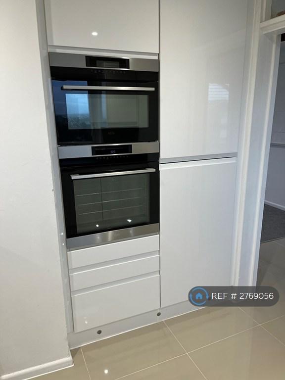 Double Microwave / Oven