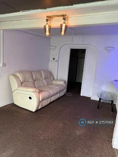 undefined, Kingsley Avenue, Hounslow, TW3
