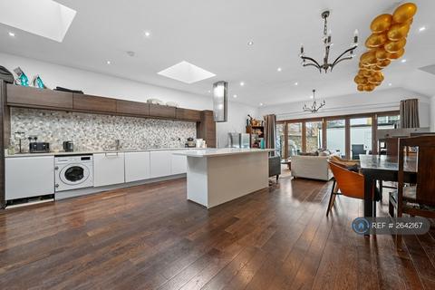 3 bedroom end of terrace house to rent, Langthorne Street, London, SW6