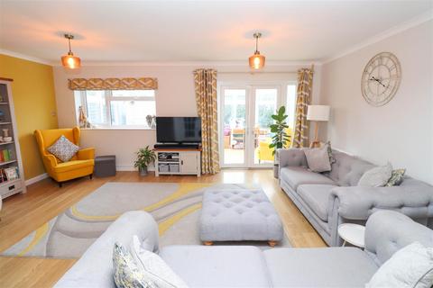 undefined, Silver Park Close, Fleet GU52