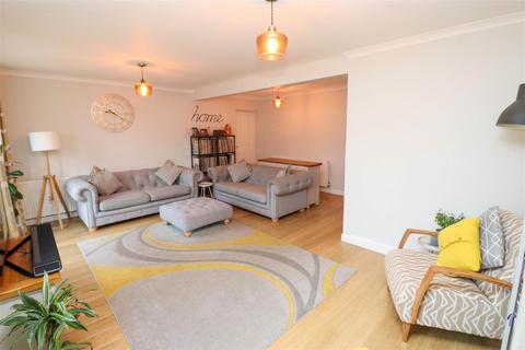 undefined, Silver Park Close, Fleet GU52