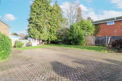 undefined, Silver Park Close, Fleet GU52