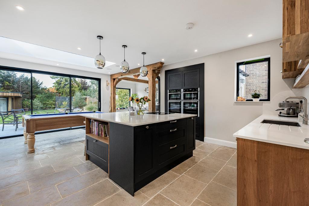 Kitchen/dining/family room
