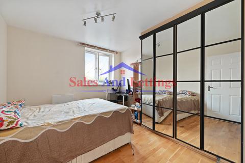 2 bedroom flat to rent, King George Crescent, Wembley HA0